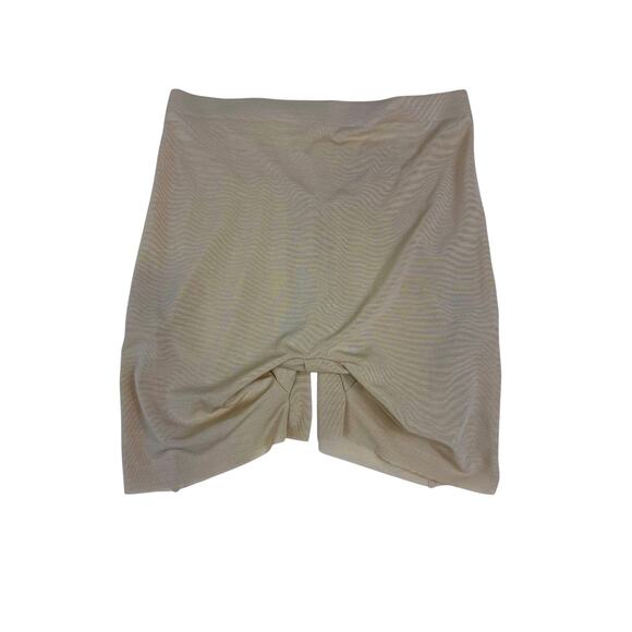 SKIMS Sculpting Mid-Thigh Shapewear Shorts | Nude | Size M | New with Tag - Picture 4 of 4